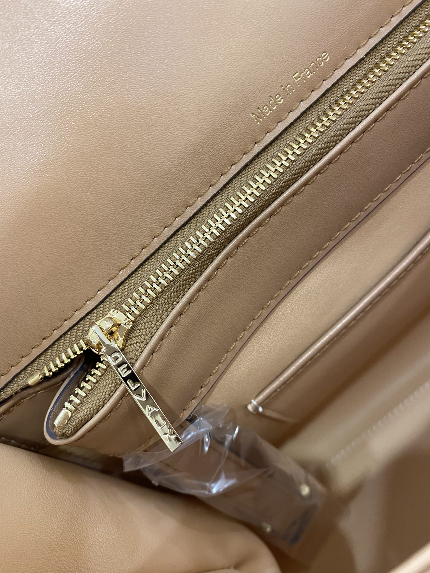 델보 브리앙 박스백 미듐